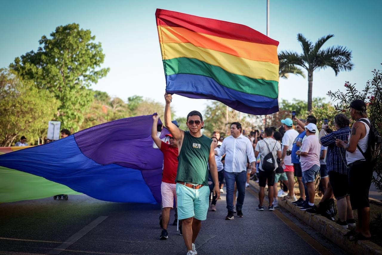 uploads/6/32/01 (1941).Jpeg